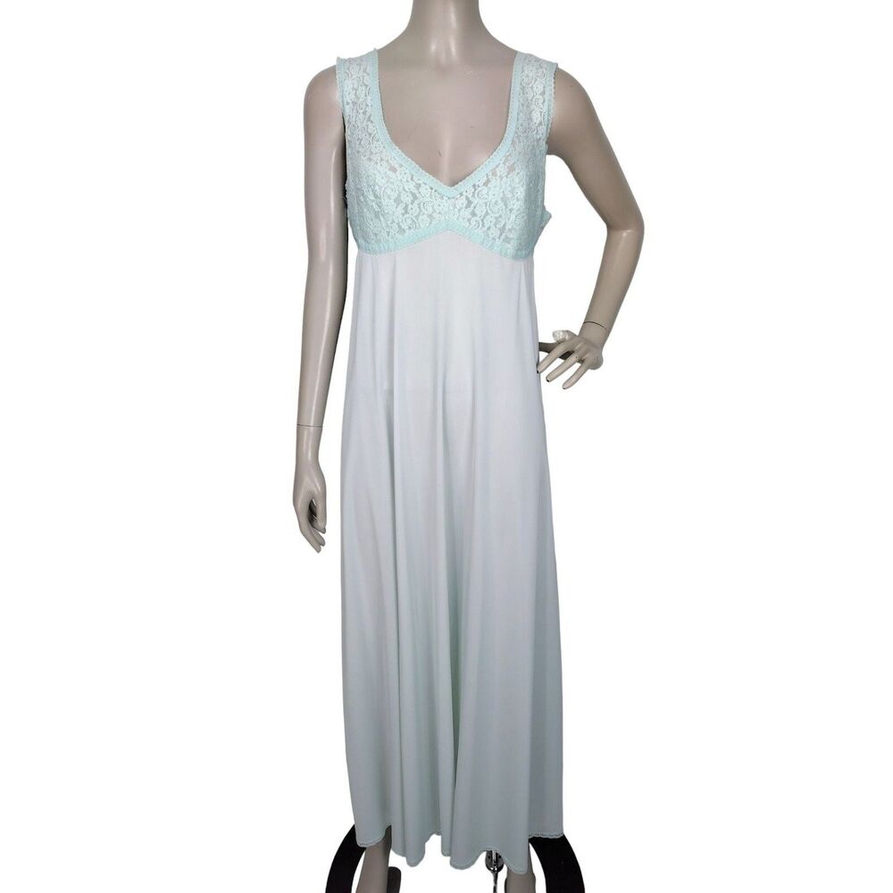 Vintage Vanity Fair 70s Lace Bust/Back Nylon Long Peignoir Nightgown Size M